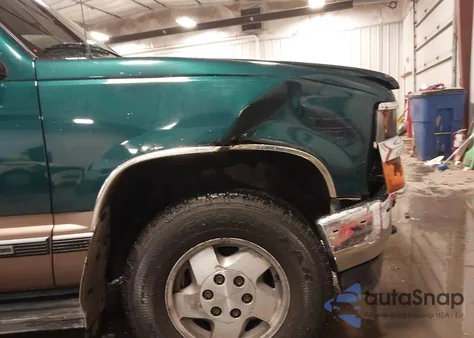 1995 Chevrolet Tahoe K1500 z USA, uszkodzony, nr VIN 1GNEK13K3SJ423775